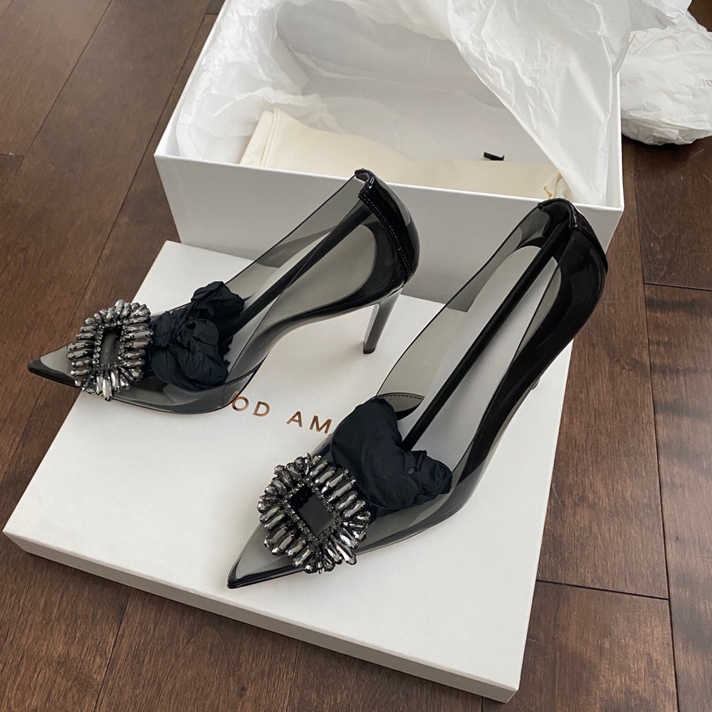 Good American Cinder-F*cking-Rella Pump in Smoke